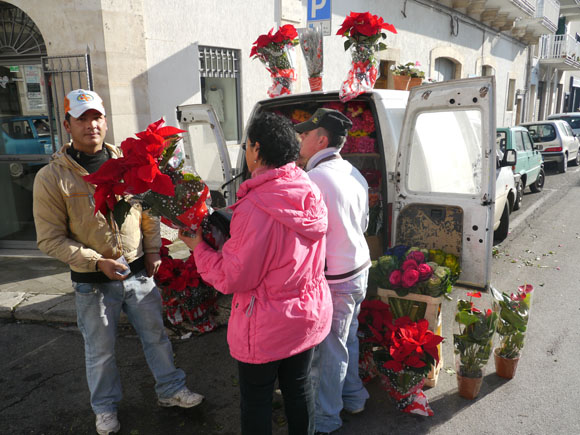 イタリアで移動花屋が大人気 / 花は贅沢品ではなく必需品