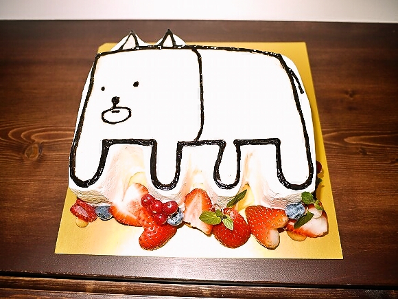 田辺誠一の『かっこいい犬』ケーキを作ってもらった / 食べるのが惜しい完成度