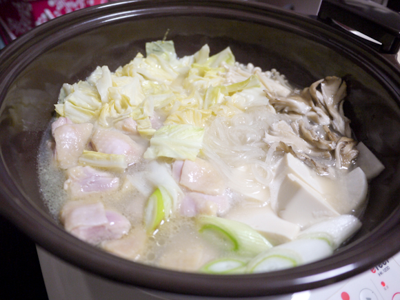【ウマすぎ注意】炊飯器で作る『鶏の水炊き鍋』が冬に最高！　シメの雑炊も格別の美味しさ