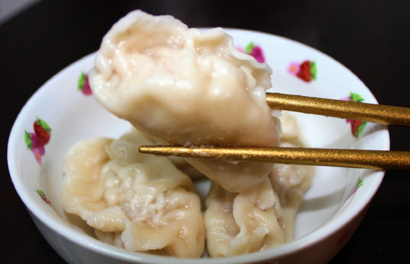 中国人シェフ直伝の皮から作る水餃子がめちゃ簡単でめちゃウマッ☆　シェフ「家庭料理なんだから難しいわけがない」
