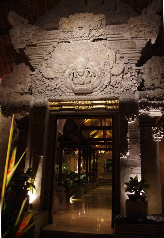 【週末バリ体験記 Vol.5】まるで壮大な遺跡に迷い込んだかのよう！ ウブドの王族が経営する超神秘的なホテル「ロイヤル ピタマハ」に宿泊してみた！　