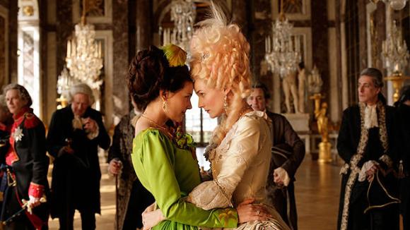 主役はヴェルサイユ宮殿 美しく華やかでウットリな映画 マリー アントワネットに別れをつげて 最新シネマ批評 Pouch ポーチ