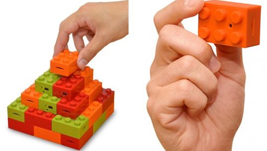 どこからどう見てもレゴなトイデジタルカメラを発見ッ！ 小さくても 