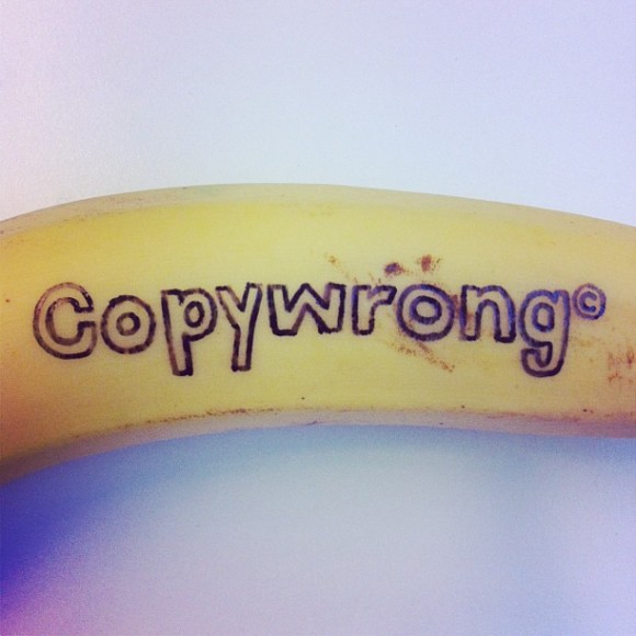 バナナをメモ代わりに!? バナナの皮にメッセージを書いただけなのに