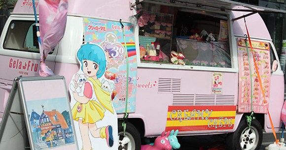 魔女っこオトメ必見 新宿で クリィミーマミ の実家のクレープ屋さんがオープンしてるのっ 人気のイラストマカロンも Pouch ポーチ