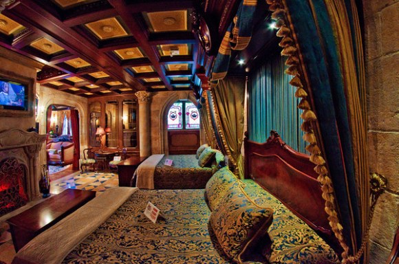 宿泊は招待者のみ フロリダ ディズニーワールドにある世界で唯一の シンデレラ キャッスル スイート お部屋の全貌 Pouch ポーチ