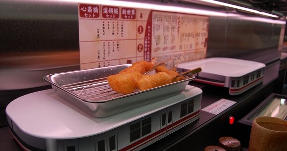 大阪のめちゃめちゃハイテクな串カツ店に行ってみた 電車が おまたせ と串カツを運んでくるよ Pouch ポーチ