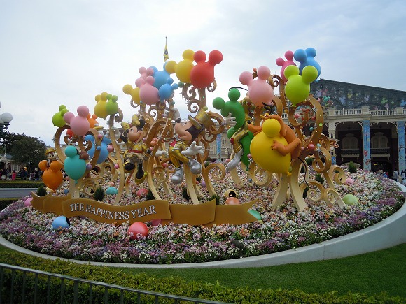 TDR30周年 東京ディズニーランド編】専用スポットにセットすると光る色