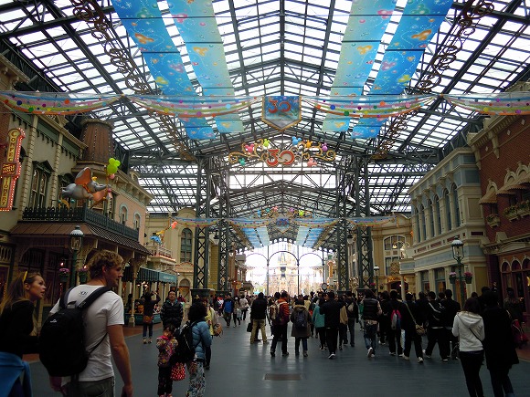 TDR30周年 東京ディズニーランド編】専用スポットにセットすると光る色