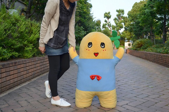 ヒャッハー!!!!! 大人気のゆるキャラ・ふなっしーの大きなぬいぐるみが