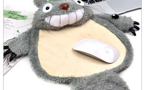 超クールな「となりのトトロ」のマウスパッド／ふんわり柔らかいトトロ  