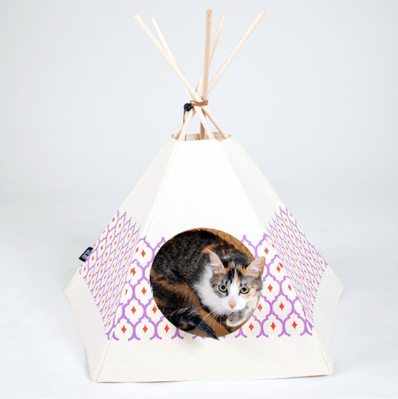 アナタのウチのネコが酋長に！ 思わず欲しくなるニャンコ用インディアン・テント