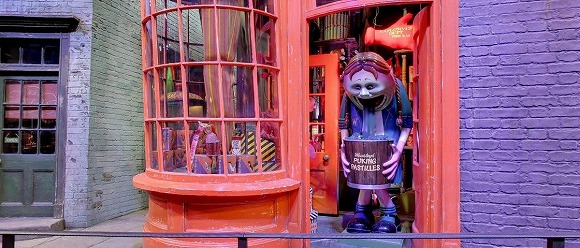マグルでもOKだよぉ～☆ 魔法使い向けのお店が並ぶ「ハリー・ポッター」のダイアゴン横町を探索する方法