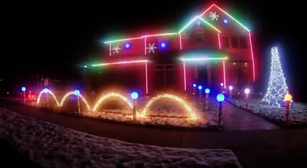 25000個のライトが「ハレルヤ」に合わせて光輝く！ 素人が作った超本格的クリスマス・イルミネーションが感動物!!