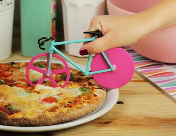 【かわいい】キュートな働き者「自転車型のピザカッター」あぁぁピザを切る瞬間が待ちきれない!!