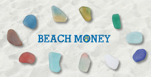 砂浜に転がってるガラスの破片ビーチグラスが通貨になる 湘南サーファー発の ビーチマネー を海に行ったら使ってみよう Pouch ポーチ