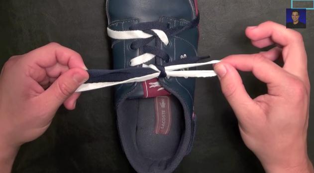 覚えておくと便利！　「一瞬で靴紐を結ぶ」方法、その名も『忍者結び』！