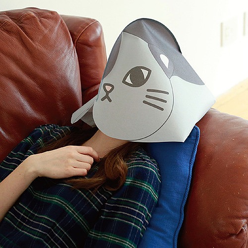 ニャンコのマスクをかぶってぐっすりおやすみ♪ フェリシモの「猫かぶりマスク」は適度な保温＆保湿が期待できる優れものなのです！