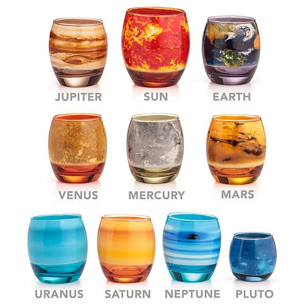 ちっちゃな冥王星グラスがキュート！ 太陽＆太陽系惑星らをイメージした全10個グラスセットが美しすぎる！