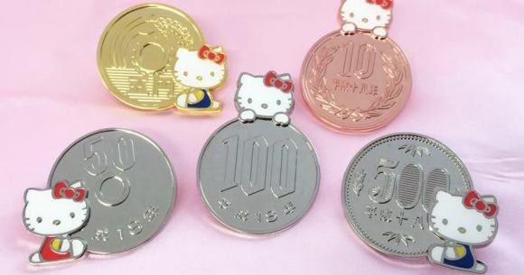 キティちゃんが10円玉や100円玉にちょこんっ♪ 日本のお土産にも 