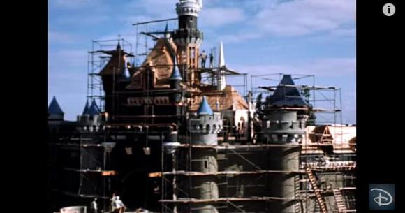 建設タイムラプス 世界初のディズニーランドができるまで Pouch ポーチ