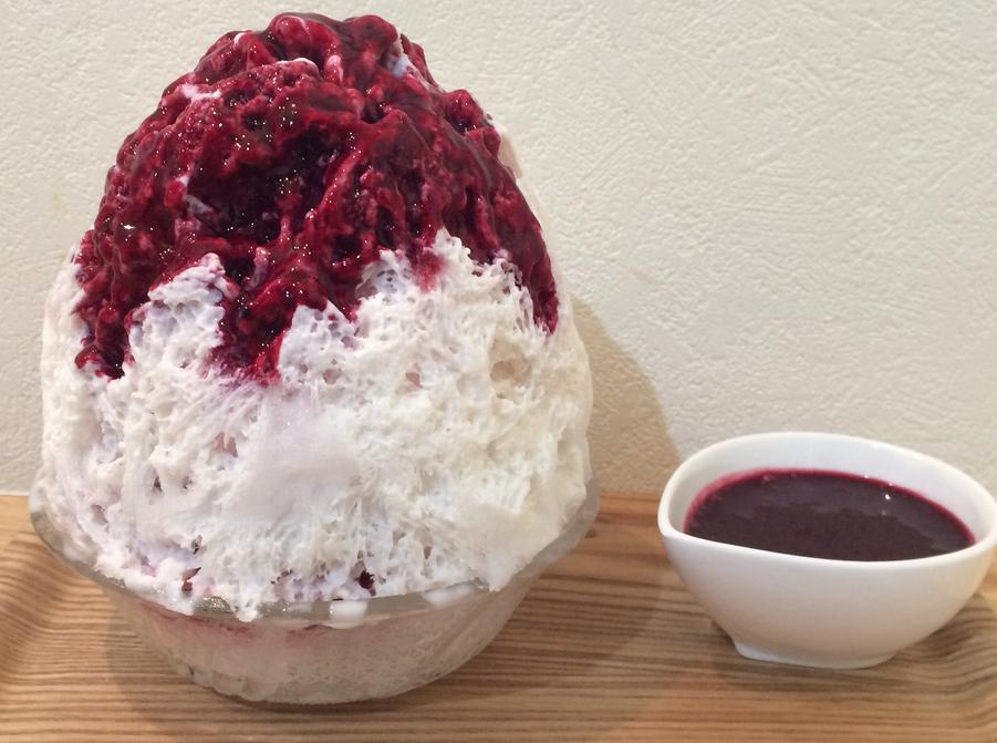 さくらんぼ22個、シロップも生のさくらんぼ！ かき氷専門店の7月限定品