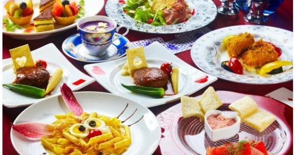 不思議の国のアリス の世界観を再現 コンセプトレストラン 幻想の国のアリス が原作出版150周年に合わせてリニューアルオープン Pouch ポーチ