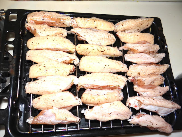 約10分で贅沢気分！ 世にも簡単な「手羽中の塩焼き」はビールに最高 