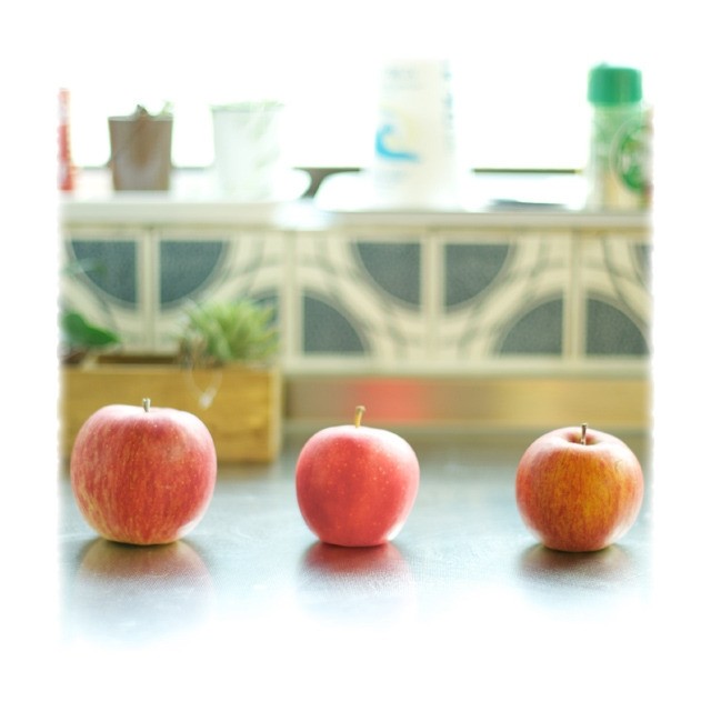 “クズりんご” 改め “バイトサイズ” ！ 「包丁＆まな板不要」「食べきりサイズ」いいことづくめな小ぶりなりんごで健康ボディーをゲットしよ☆