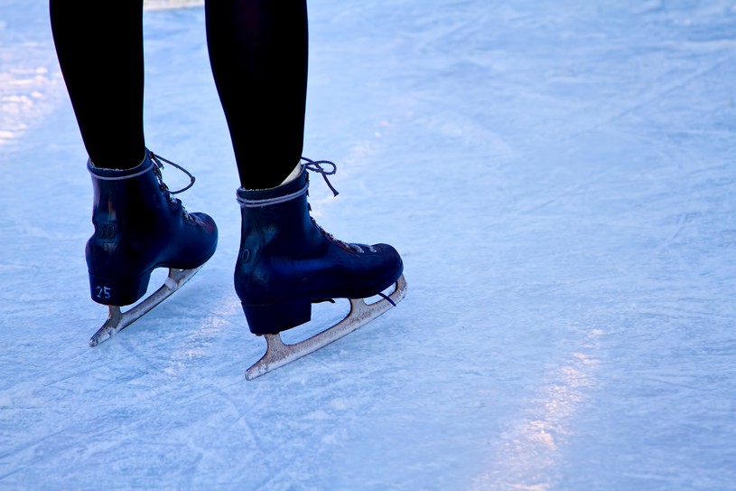12月25日は スケートの日 なんだよ 何も予定がなくても 滑れない