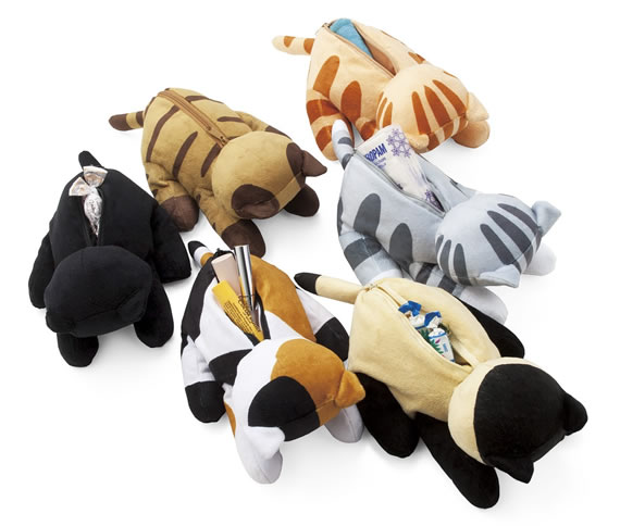 反省してるみたいだけど謝ってないニャ！ ツンデレなニャンコたちの