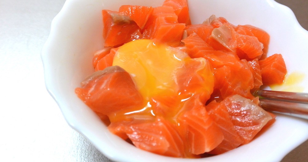 簡単なのにめちゃウマ サーモンの卵黄漬け を作ろう 恵方巻きの具材にもぴったりなのです Pouch ポーチ