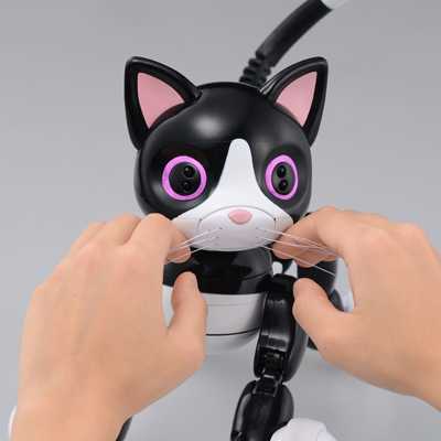 未来感】タカラトミーが「ネコ型ロボット」を発売！ 本物の猫そっくり