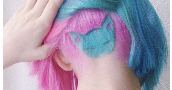 髪を上げるとビックリ カラフルポップなヘアスタイルに出現するニャンコ めちゃんこkawaiiデス Pouch ポーチ