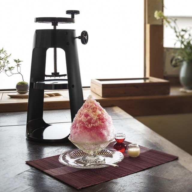 専門店みたいなフワフワかき氷、今年はおうちで作っちゃおう！ プロ仕様の家庭用かき氷器が新発売
