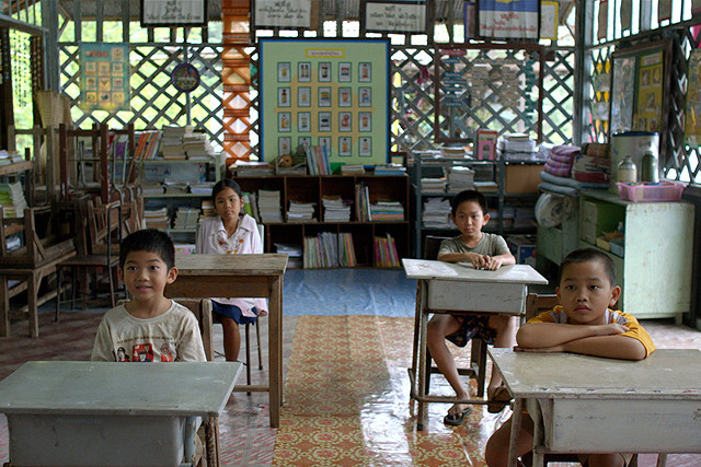 水上学校のイケメン先生が日記を通じて恋に落ちる感動作！ タイ映画『すれ違いのダイアリーズ』の監督に直撃インタビュー