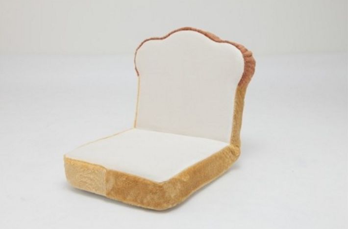 うわあああ食パンだ！ ヴィレヴァンの「パン座椅子」がすごく食パン 