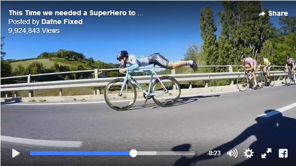 自転車ロードレース会場にスーパーマンが舞い降りた!? ありえない体勢