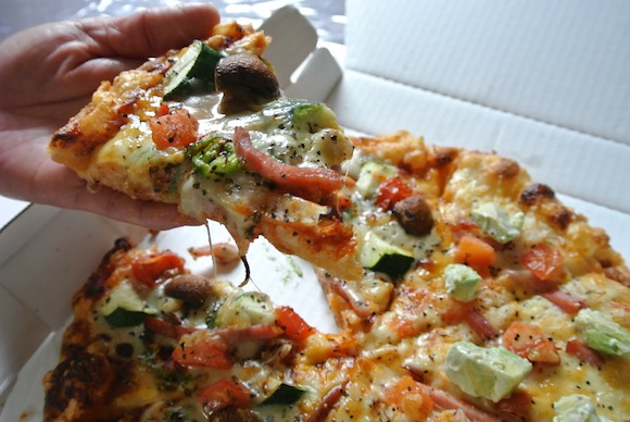 【心理テスト】好きな「ピザ」の種類であなたの “好きな異性のタイプ” がわかっちゃうよ！ / 11月20日はピザの日