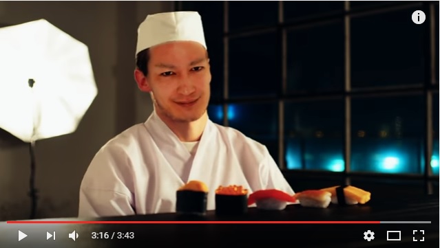 きゃりーがナイスバディに、中田ヤスタカは寿司職人に、Charli XCX はセーラー服とブルマ姿に!? 中田ヤスタカの新曲MVがクレイジーすぎる