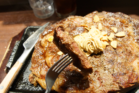 「いきなりステーキ」がニューヨークに海外初出店！ お肉大好きニューヨーカーたちの反応はいかに!?