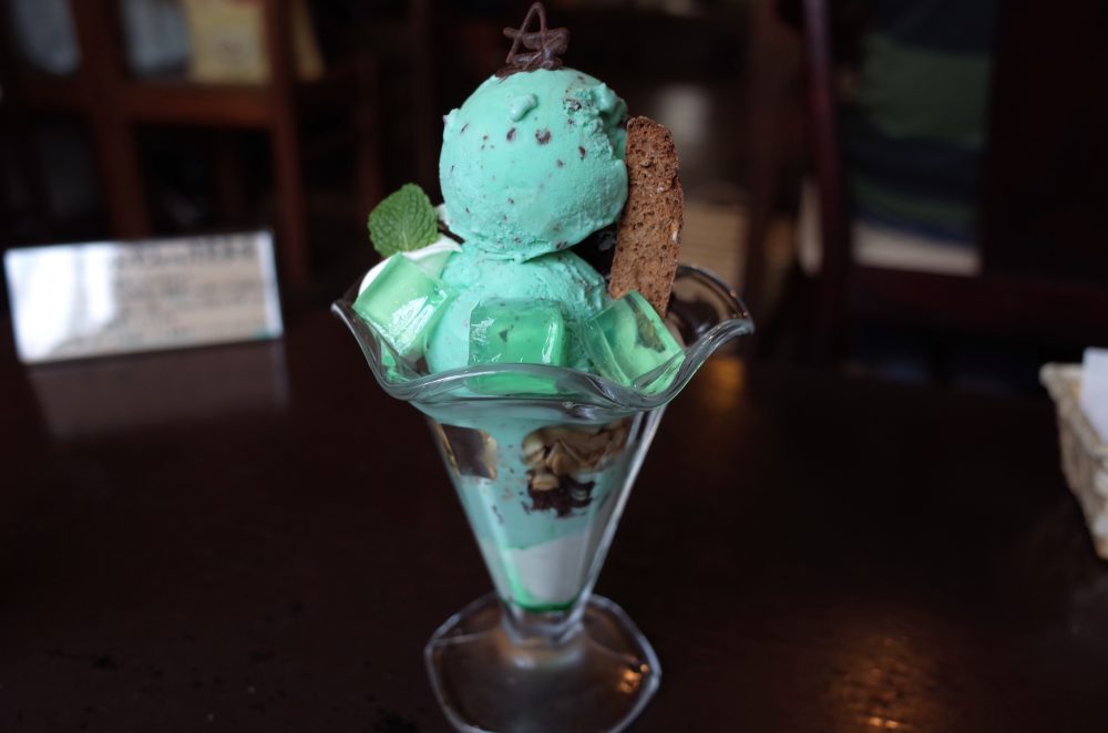 話題のチョコミントパフェを京都で食べてきました ごほうび感たっぷりで感動です Pouch ポーチ