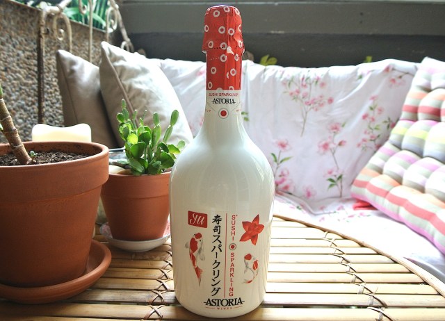 海外の名醸造家が手がけた “寿司専用” スパークリングワイン！ その名もずばり「寿司スパークリング」が素敵すぎました