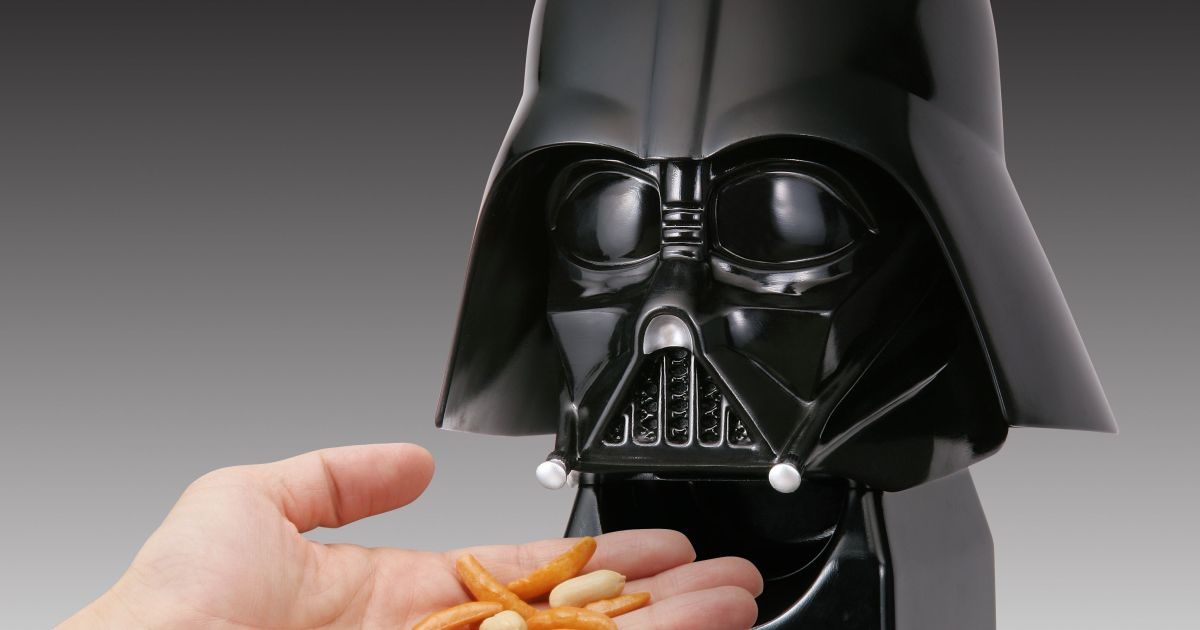 おつまみはダース ベイダーにお任せ 毎回一口分を排出してくれる 自動おつまみ排出装置 が便利そう Pouch ポーチ