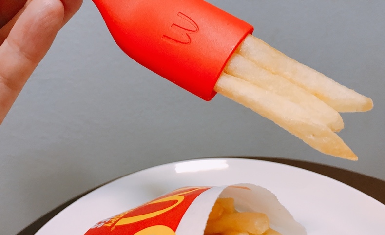 マクドナルド】「使えない」と話題の「ポテト専用フォーク」が日本初