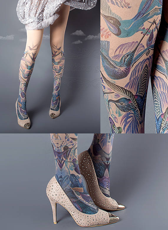 アートな雰囲気の「タトゥータイツ」が素敵♪ 浮世絵風のデザインもあって、シンプルなドレスに合わせたい Pouch［ポーチ］
