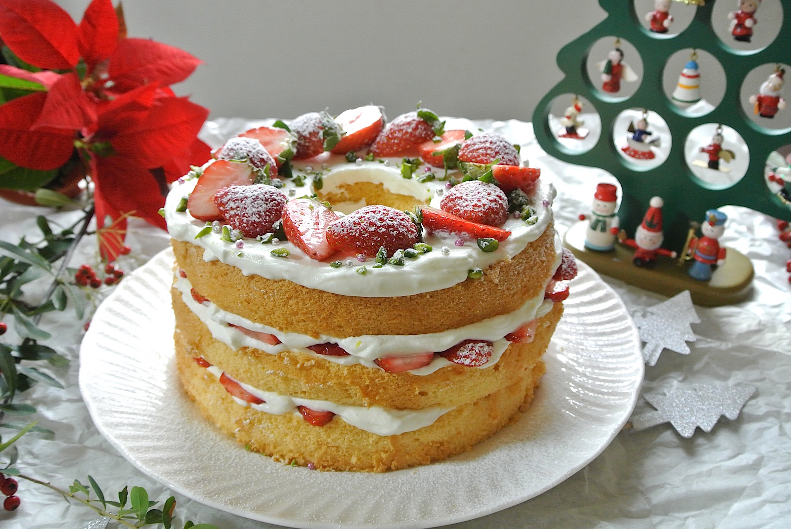 カンタン 美ケーキ 手軽にできるのに超おしゃれ アメリカで流行の ネイキッド ケーキ を作ってクリスマスをゴージャスに過ごそう Pouch ポーチ
