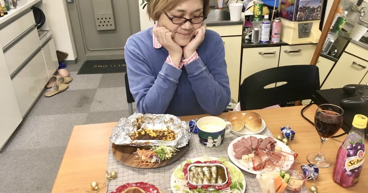 ぼっちのクリスマス ローソンだけでクリスマスディナーを作ってみたらボリューム満点ディナーが完成 美味しいね って言ってもらえない以外は大満足 Pouch ポーチ