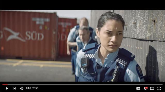 【こりゃオモロイ】ニュージーランド警察が作った「求人動画」が大人気！ 70人以上の現役警察官＆警察ネコが大活躍します