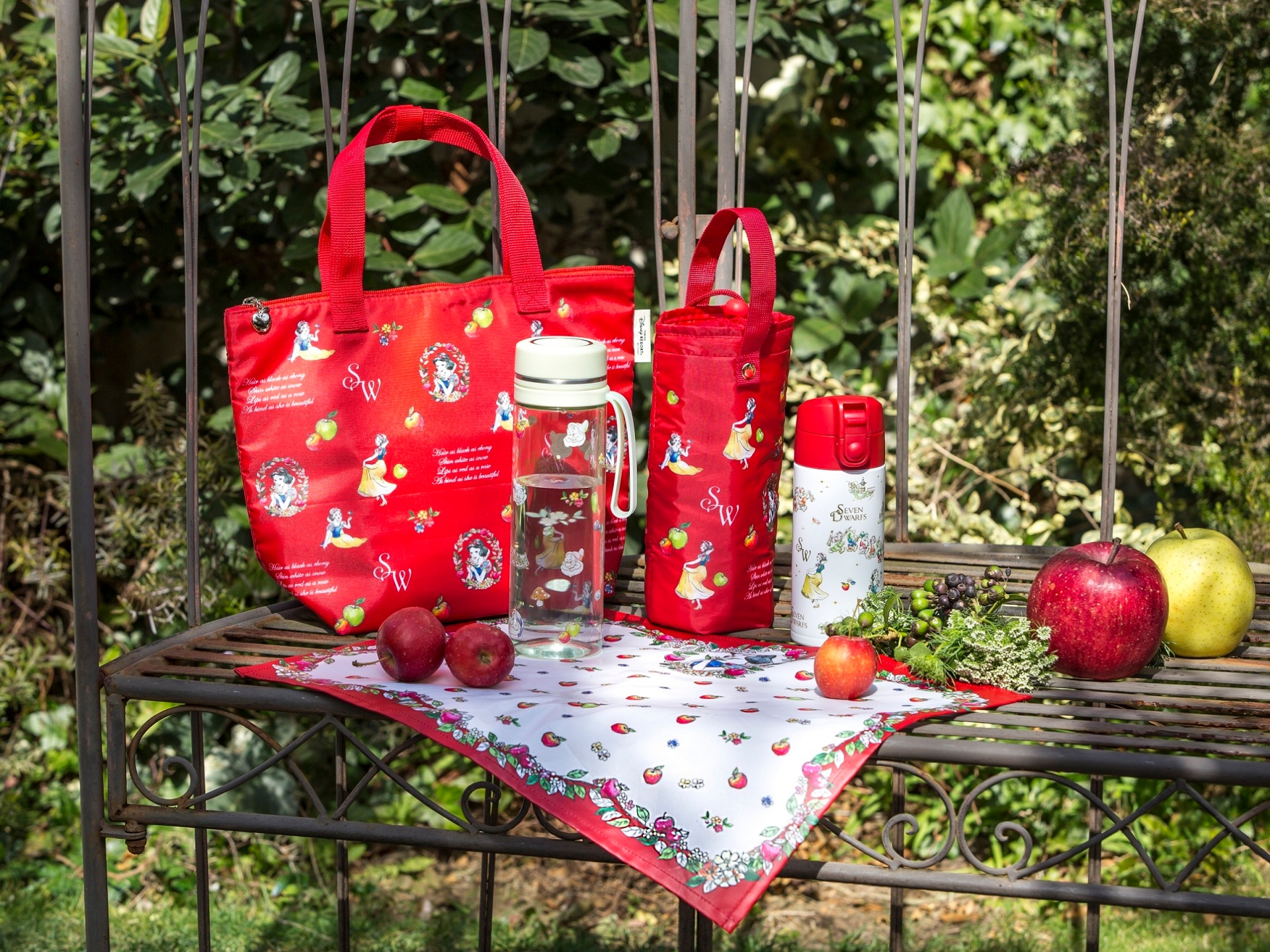 東京ディズニーリゾートにAfternoon Teaプロデュースの白雪姫グッズが